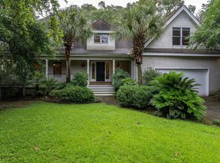 8 Attaway Ln, Beaufort, SC 29907