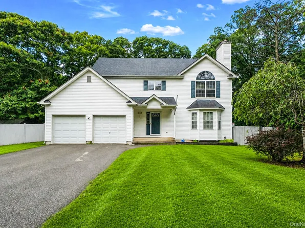 133 Cumberland Street, Mastic, NY 11950