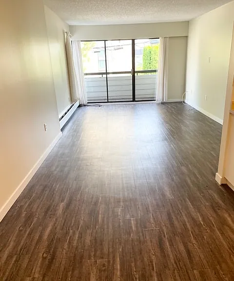 1715 W 11th Ave #220 — Photo 8
