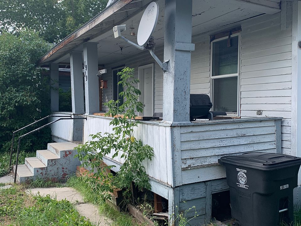 2nd image of 1919 Harvard Ave