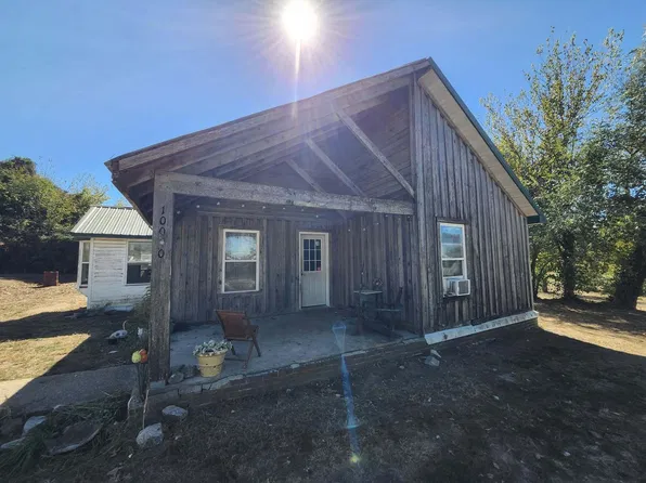 10090 Sunshine Drive, Mountain Grove, MO 65711