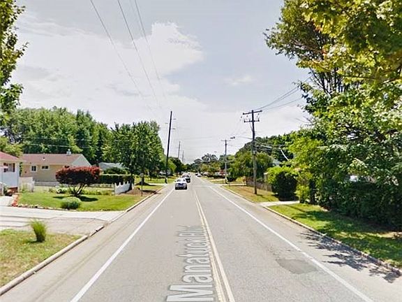 3rd image of 1720 Manatuck Blvd