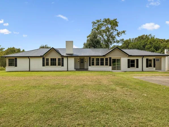 631 Bethany Rd, Red Boiling Springs, TN 37150