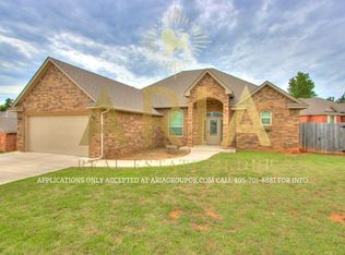 948 Fox Run Ln, Blanchard, OK 73010