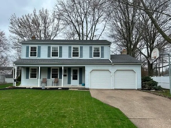 26622 Sweetbriar Dr, North Olmsted, OH 44070
