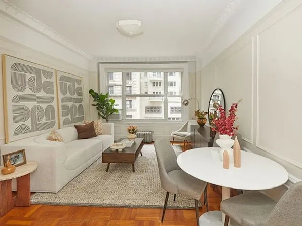 200 W 54th St APT 11J, New York, NY 10019