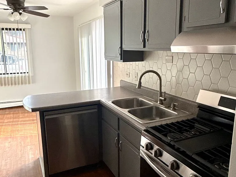 14723 Kilpatrick Ave — Photo 22