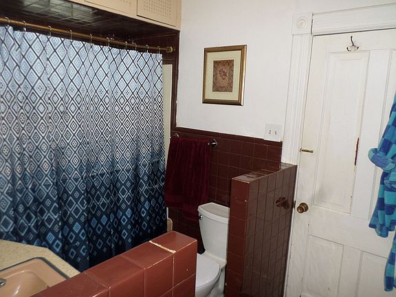 2nd image of 203 N Juliette Ave APT 1