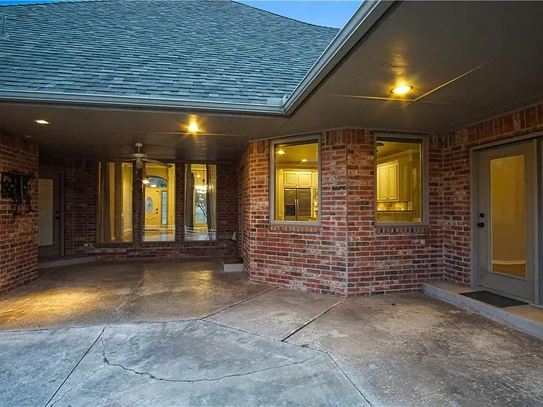 9417 Forest Dale Dr — Photo 23