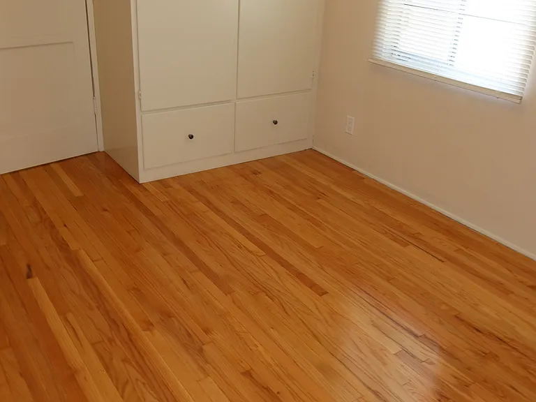 400 S Camden Dr #8 — Photo 8