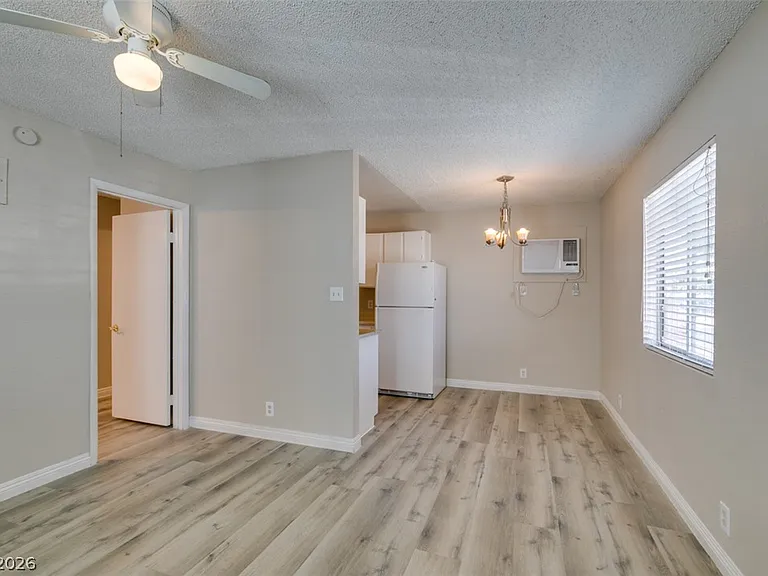 5806 Dodd St #D — Photo 6