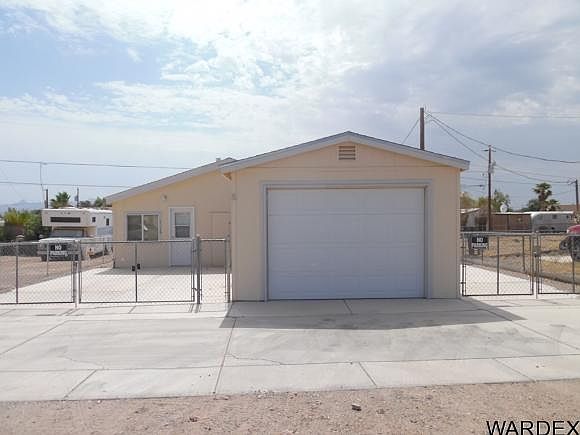 1st image of 1916 Hualapai Dr