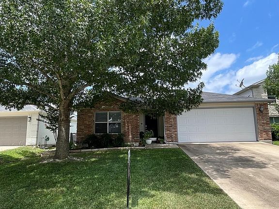 4th image of 280 Spruce Dr