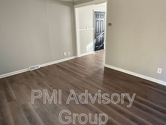 3rd image of 3308 SE Ohio Ave