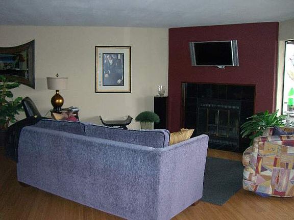 2nd image of 1111 W 6th Ave #Townhouse