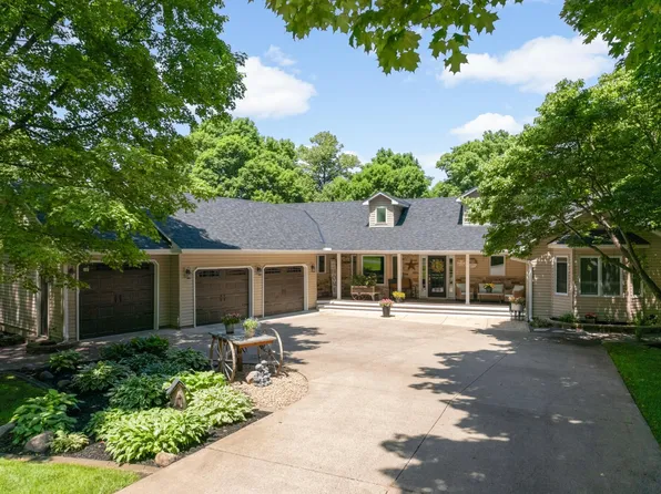 14310 River Crest Dr, Rogers, MN 55374