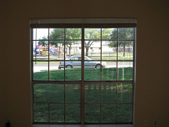 4th image of 1310 Colony Creek Dr
