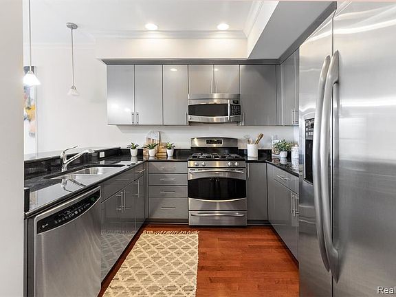 5th image of 1135 Shelby St APT 2504