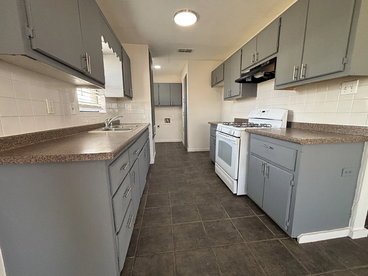2 bed, 2.0 bath, 1040 sqft, $1,000 — Photo 4