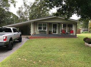 1239 E Crest Dr, Houston, MO 65483