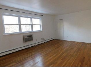 202 E 235th St, Bronx, NY 10470