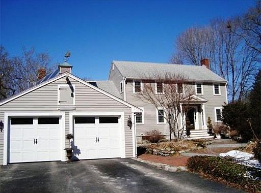 1st image of 10 Woodland Dr