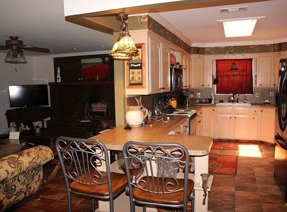 4th image of 115 Navarro Ct