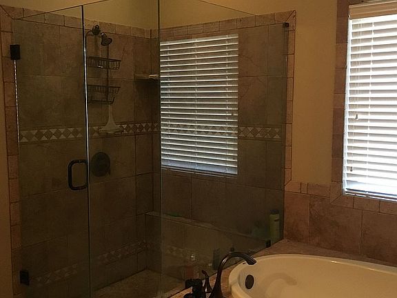 4th image of 5821 Summit Dr