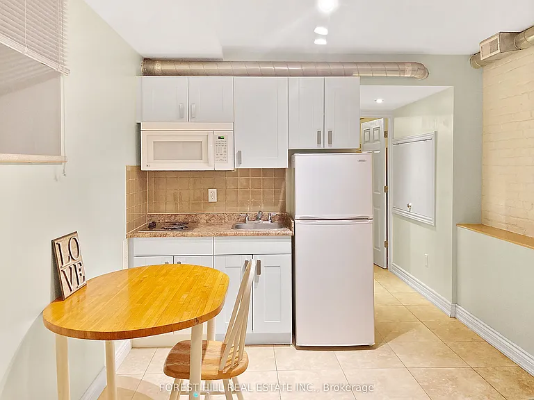 1491 Dundas St W #1B — Photo 3