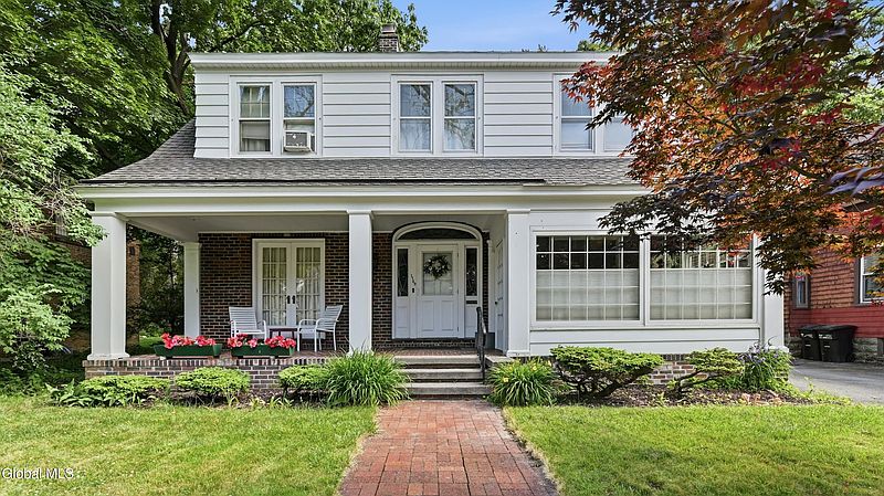 2nd image of 1169 Oxford Place