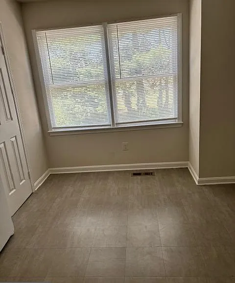 3719 Roxbury Ln — Photo 8