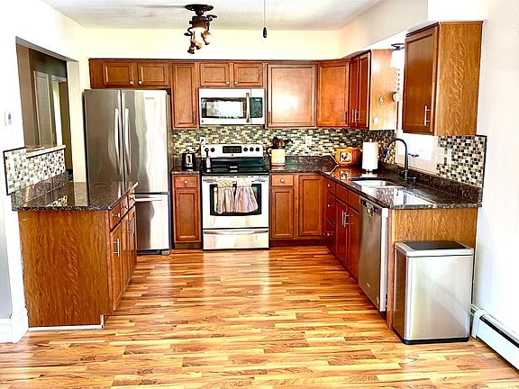4th image of 2724 Fernwood St