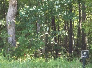 31 Edgewater Trl S, Toccoa, GA 30577