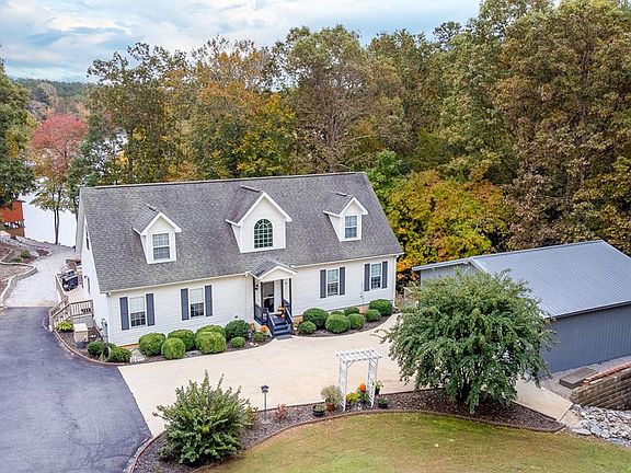 3rd image of 440 Brookstone Dr