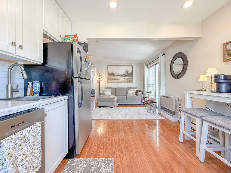 173 Pine St #2P — Photo 15