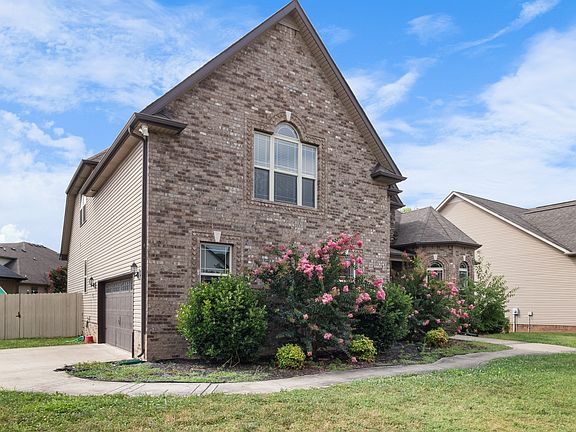 4th image of 743 Cavalier Dr