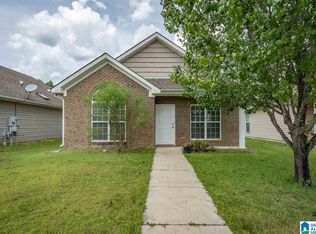 213 Village Dr, Calera, AL 35040