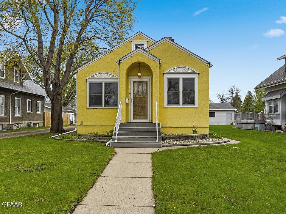 1st image of 211 Fenton Ave