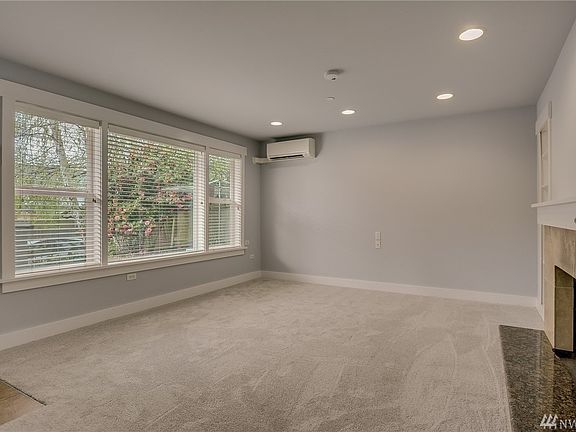3rd image of 11055 Greenwood Ave N #1
