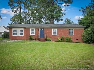 325 Vineland Dr, Fayetteville, NC 28306
