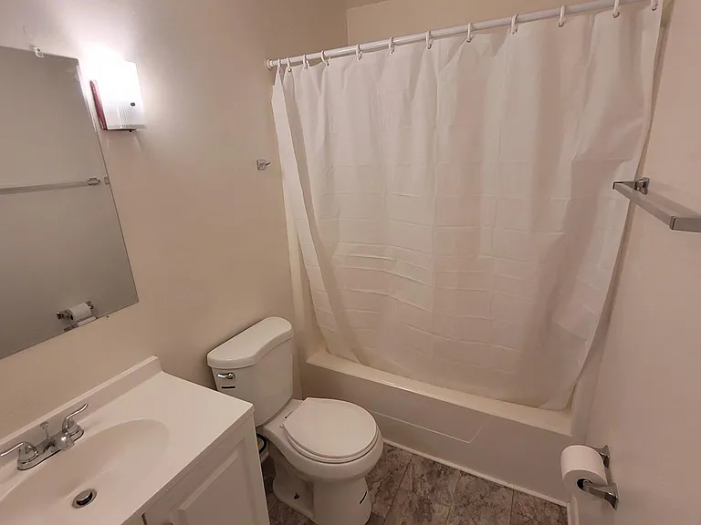 8554 Executive Dr — Photo 6