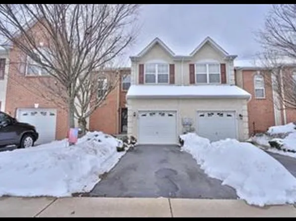 1020 Vanguard Dr, Red Hill, PA 18076