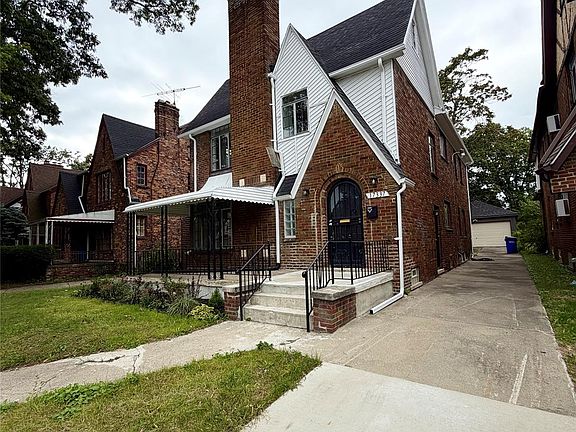 4th image of 17337 Roselawn St