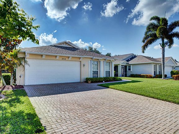 3rd image of 232 SW Lake Forest Way