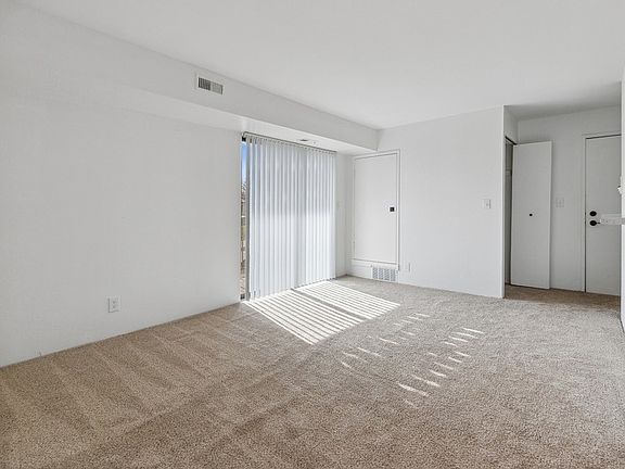 4th image of 3300 E Paris Ave SE #3302P-304