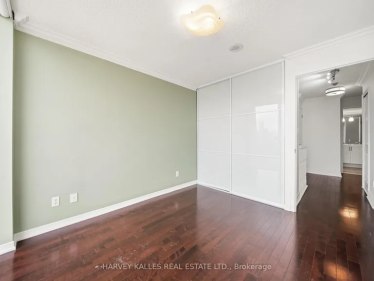 308 Palmerston Ave #Penthouse 14 — Photo 29