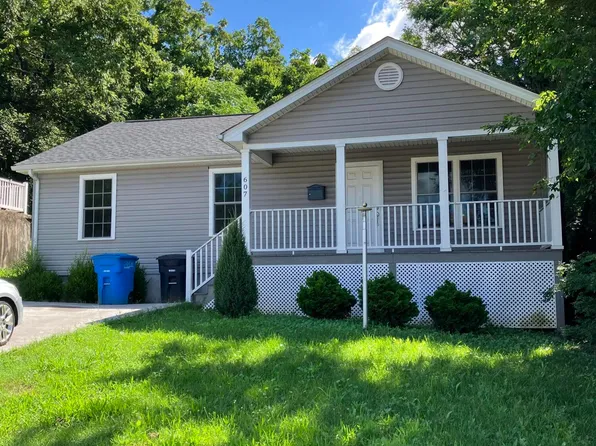 607 10th St NW, Roanoke, VA 24016
