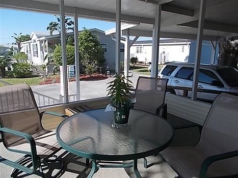 3rd image of 6823 Americana Dr NE