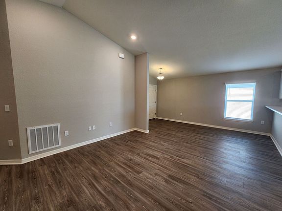 5th image of 3050 Laurel Oak Ln