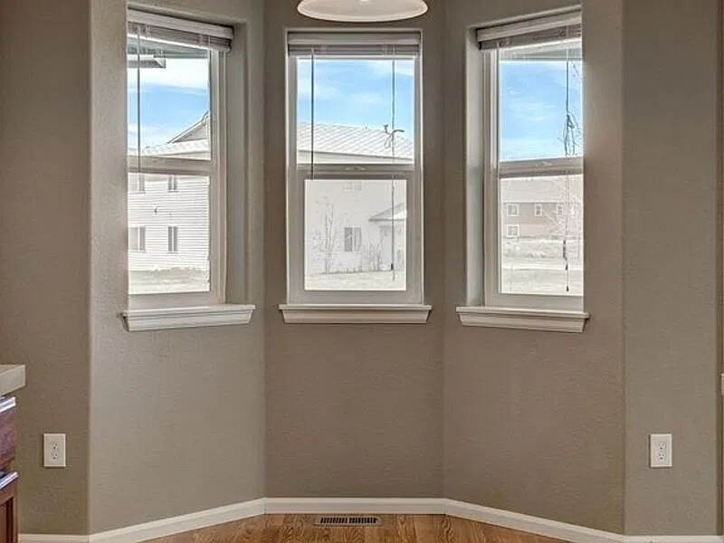 2 bed, 1.0 bath, 889 sqft, $1,510 — Photo 2